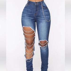 Fashion Nova Chain the Channel Skinny Jeans. Size 11